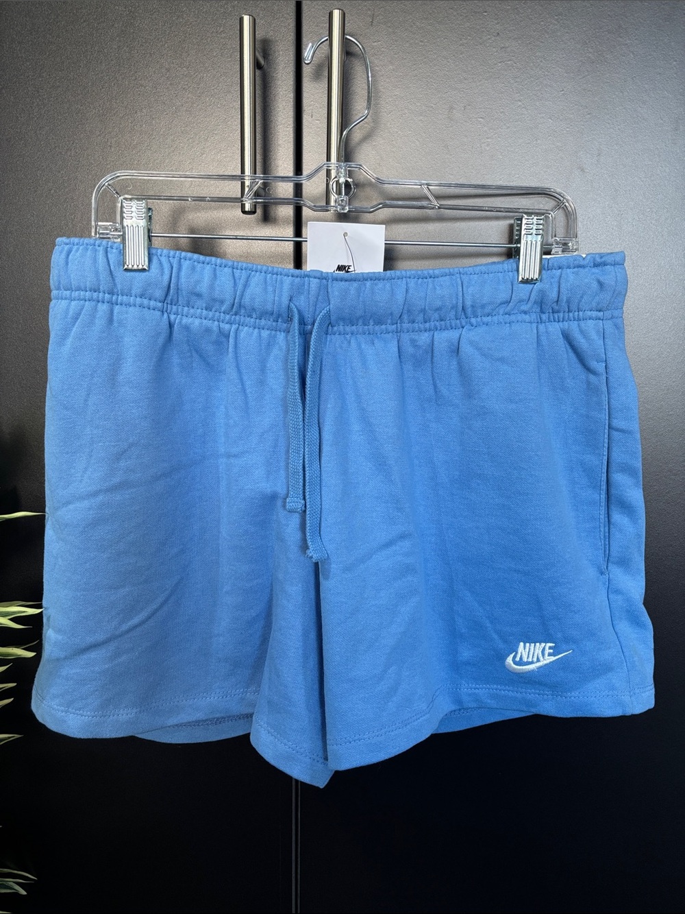 Nike Standard Fit Mid Rise, fleece lined,hip pockets,elastic drawcord waist,soft